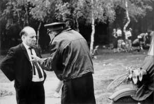 Фото Юрия Теуша «Трудный разговор» – первый снимок, удостоенный награды на всероссийской выставке в 1963 году|последняя работа «Купание» получила приз в Испании уже после смерти автора|Теуш с сыном||
